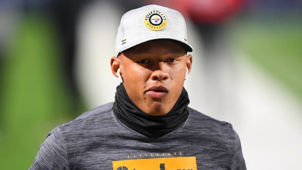 Pittsburgh Steelers quarterback Joshua Dobbs (5) warms up prior to the game against the Buffalo Bills at Bills Stadium.